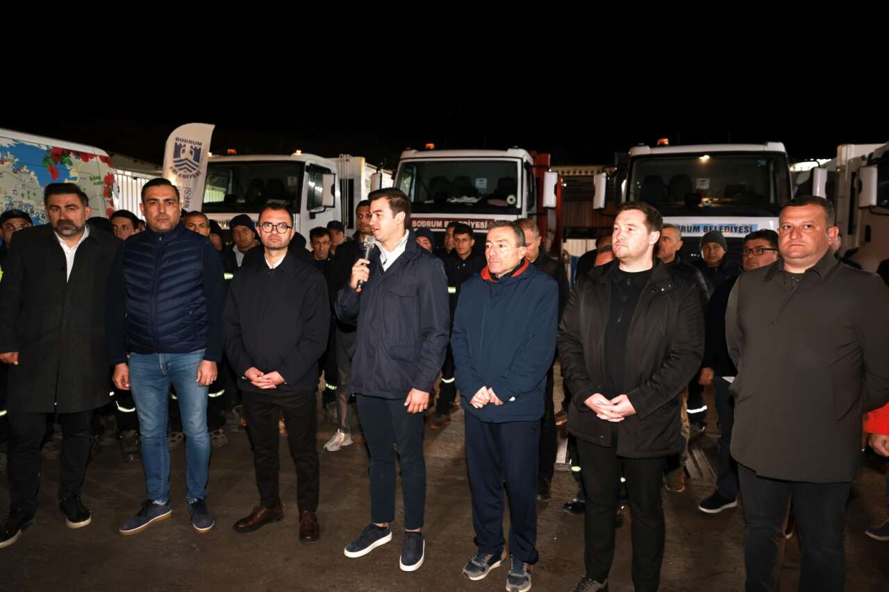 Başkan Tamer Mandalinci Temizlik İşleri Personeliyle Sahurda Buluştu 4